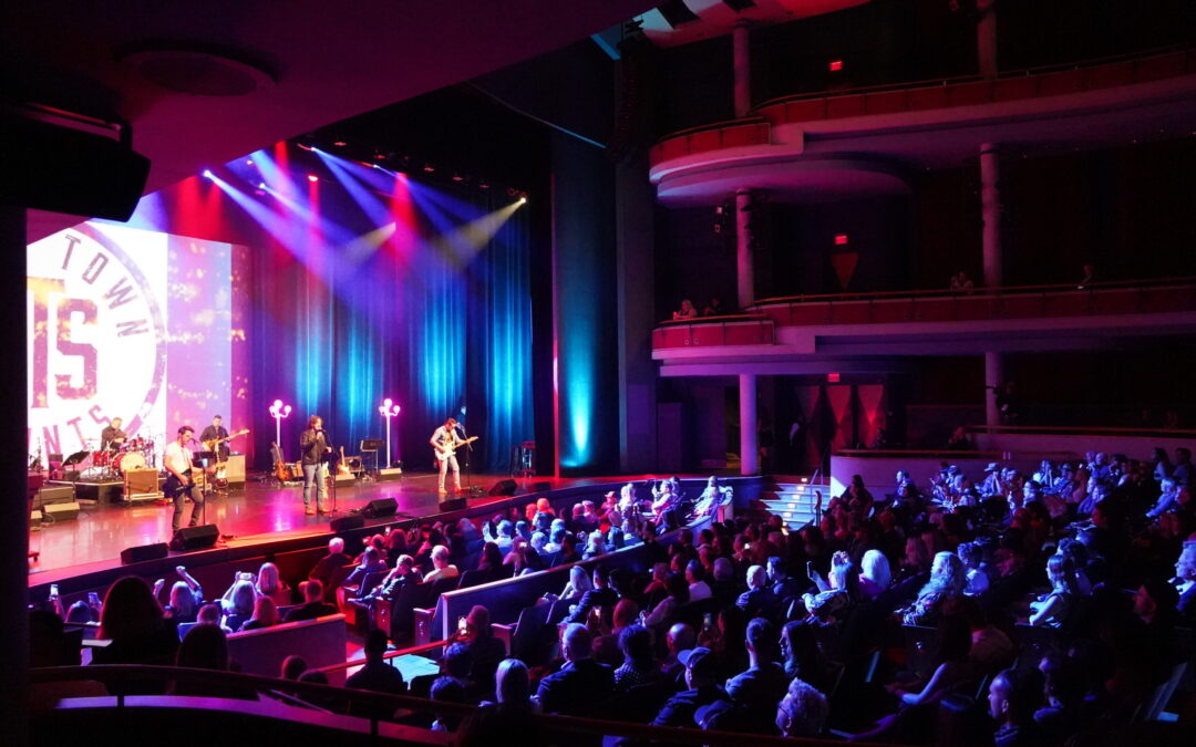 Country Music Fever hits Mississauga for the CMAO’s this past weekend!