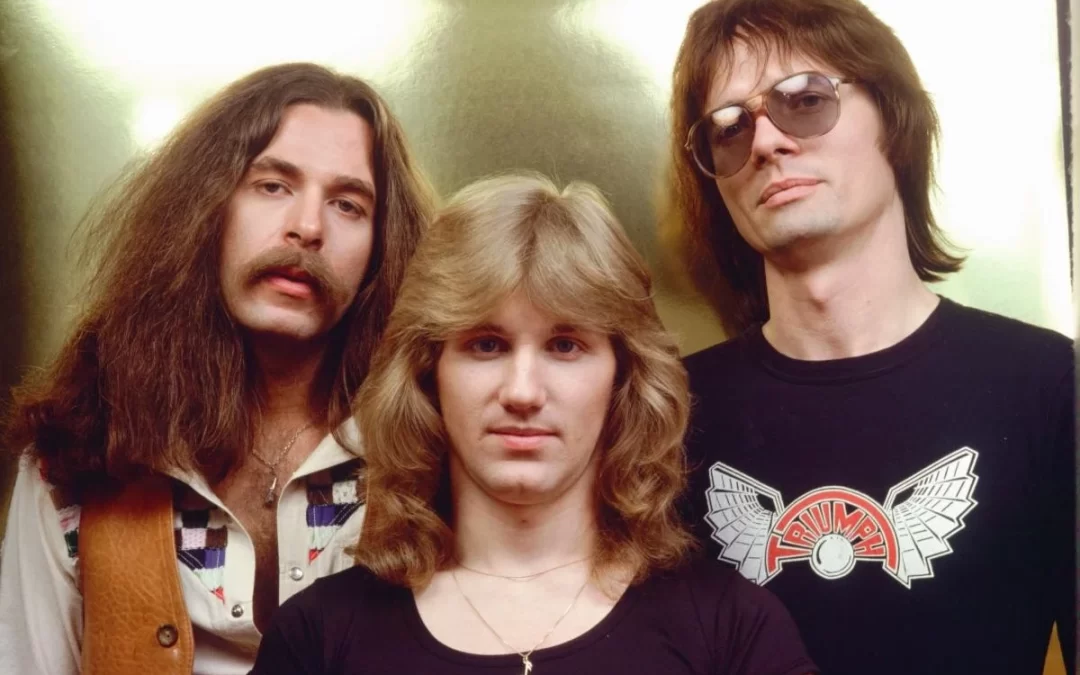 Billboard Canada: Thousands of Canadians to Join in Triumph’s ‘Hold On’ As a Cross-Country Sing-Along to Celebrate Music Education